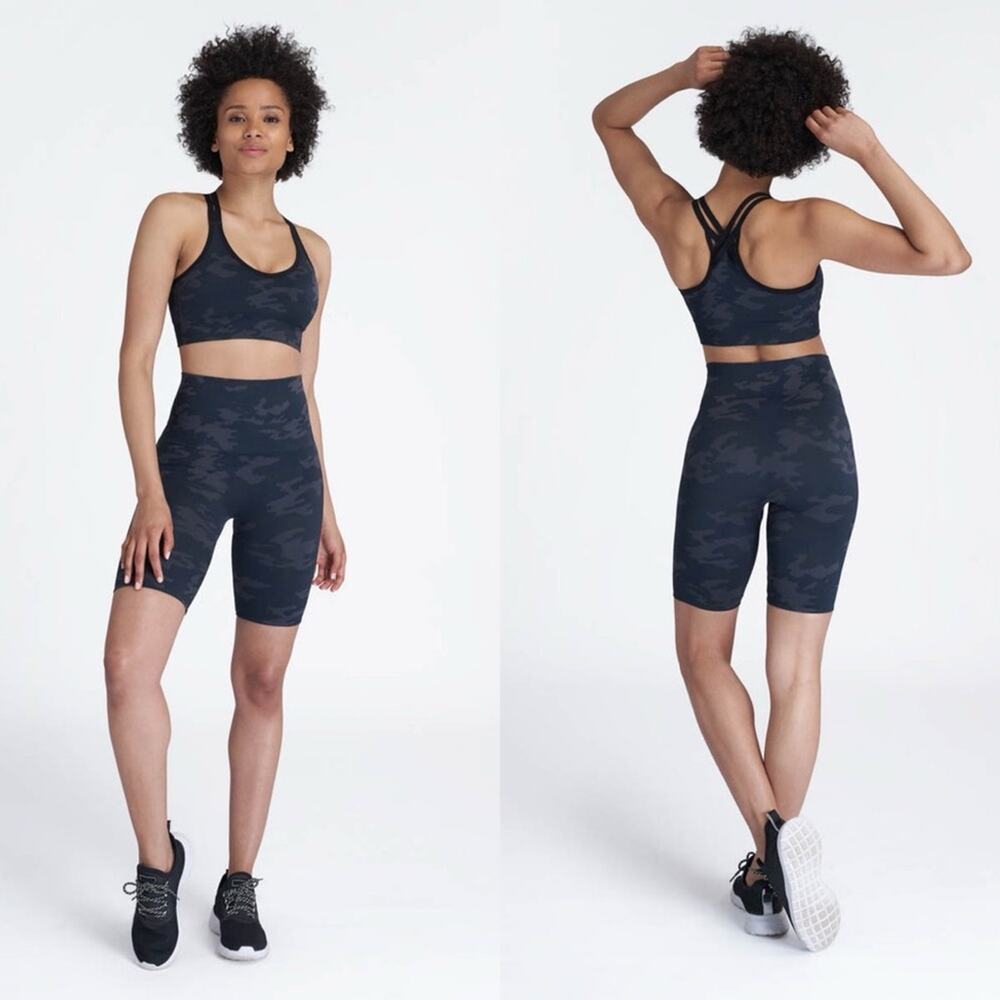 Spanx Look at Me Now Bike Short in Black Camo Medium NWT
